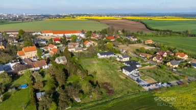 Prodej stavebního pozemku 2813 m2 v obci Dobříč u Prahy, okres Praha - Západ.