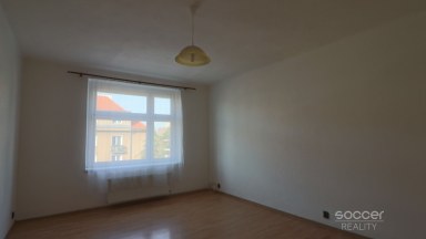 Pronájem prostorného bytu 2+1/B, 84 m2, ulice Čimická, Praha 8 - Kobylisy.