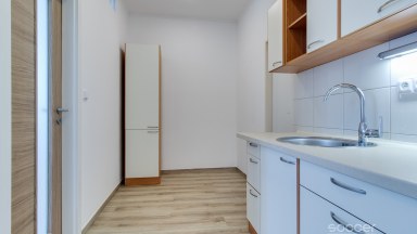 Pronájem bytu 2+kk+ komora, 33 m2, Kostelec nad Labem, ulice T. G. Masaryka