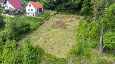 Prodej stavebního pozemku 800 m2, obec Oparno, okres Litoměřice.