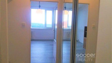 Pronájem bytu 2+kk, 45m2, Praha 10 - Horní Měcholupy, ul. Nad Přehradou.