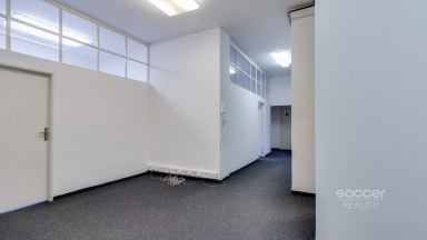 Pronájem nebytových prostor o výměře 204 m2 v ulici Lihovarská, Praha 9 - Libeň.