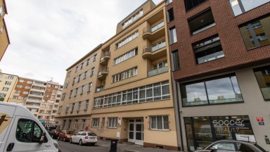 Pronájem nebytových prostor o výměře 204 m2 v ulici Lihovarská, Praha 9 - Libeň.