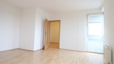 Byt 2+kk/terasa/garážové stání, 52 + 12 m2 na Praze 9 – Horní Počernice, ul. V Javorech na pronájem.