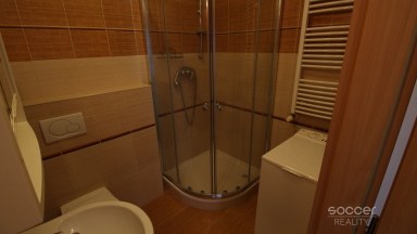 Byt 2+kk/terasa/garážové stání, 52 + 12 m2 na Praze 9 – Horní Počernice, ul. V Javorech na pronájem.