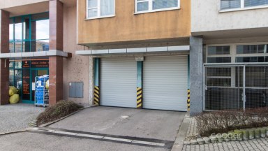 Pronájem garážového stání, 15 m2, ul. Paříkova, Praha 9 - Vysočany.