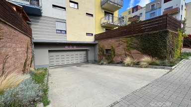 Pronájem garážového stání – Hostivař, Praha 10.