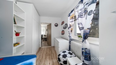 Příjemný byt se zahrádkou v Dobrovici u Mladé Boleslavi.