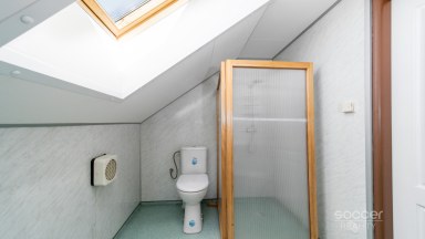 Malebný venkovský dům s prostornou zahradou blízko Českého ráje.