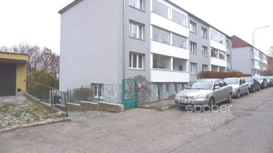 Pronájem bytu 2 + kk, 40 m2, v Praze 5 -  Košíře, ulice Karenova.