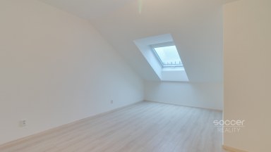 Pronájem bytu 2+kk s velkou lodžií a garážovým stáním - Projekt ZLATÝ KOPEC, Praha – Přezletice.