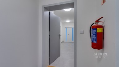 Pronájem bytu 2+kk s velkou lodžií a garážovým stáním - Projekt ZLATÝ KOPEC, Praha – Přezletice.