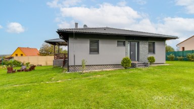 Rodinný dům 4+kk s terasou a zahradou, Kaňk u Kutné Hory.