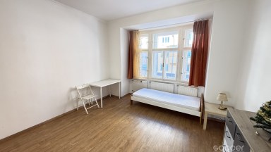 Pronájem bytu 1+kk, 26m2 v Praze 3- Jeseniova ulice