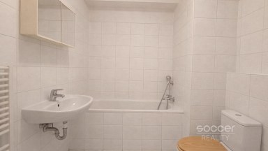 Pronájem bytu 1+kk 38 m2/PS/S, ul. Randova, Praha 5 - Smíchov.