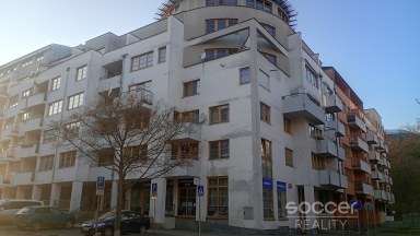 Pronájem bytu 1+kk 38 m2/PS/S, ul. Randova, Praha 5 - Smíchov.