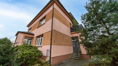 Jedinečný mezonet v rodinném domě v žádané čtvrti Mladé Boleslavi.