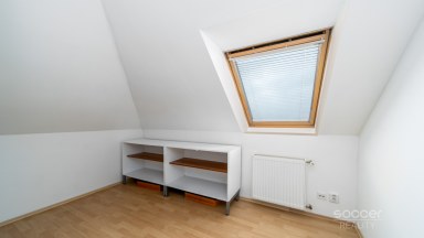 Jedinečný mezonet v rodinném domě v žádané čtvrti Mladé Boleslavi.