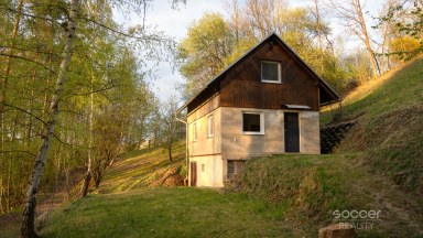 Pronájem rekreační chaty, Suhrovice, 16 km od Mladé Boleslavi.