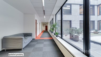 Pronájem tří kanceláří 114 m2 ulice Sokolovská, Praha 9