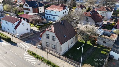 Pronájem staršího rodinného domu 4+1, ul. Dobšická, Praha – Horní Počernice.