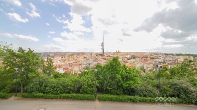 Slunný byt 2+kk se spacím patrem, po rekonstrukci, Praha 3 – Žižkov