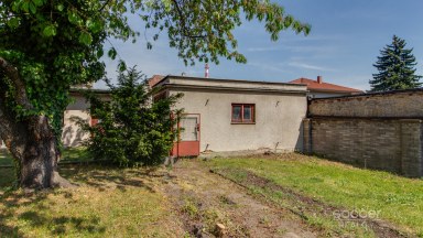 Pronájem garáží s pozemkem 450 m2, ul. Dobšická, Praha – Horní Počernice.