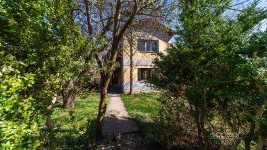 Prodej domu s pozemkem 1 310 m², Jičín – Holínské Předměstí.