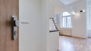 Pronájem bytu 1+kk/S, 21 m2, ul. Radlická, Praha 5 - Smíchov.
