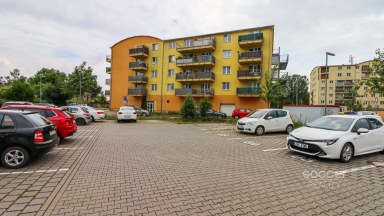 Pronájem bytu 2+kk/B, 45 m2 + balkon 7 m2, ulice V Honech, Klecany. 
