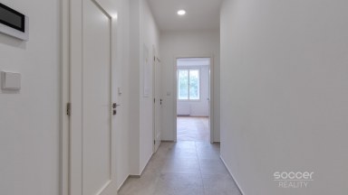 Pronájem bytu 1+kk/Sklep/Wellness, 36 m², Praha 3 – Vinohrady, ul. Vinohradská.