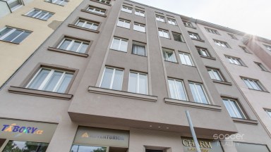 Pronájem bytu 1+kk/Sklep/Wellness, 36 m², Praha 3 – Vinohrady, ul. Vinohradská.