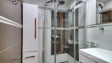 Prodej bytu 1+kk, 39,3 m² s garážovým stáním a sklepem, Praha 9 – Letňany, ul. Třinecká.