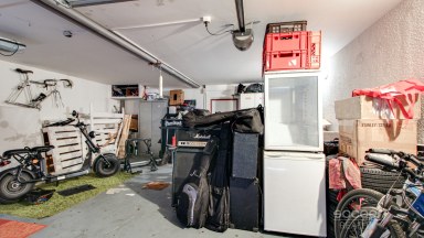 Prodej bytu 1+kk, 39,3 m² s garážovým stáním a sklepem, Praha 9 – Letňany, ul. Třinecká.