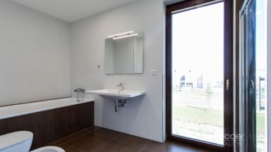 Pronájem domu se zahradou, Praha 20 – Horní Počernice, U Zimoviště