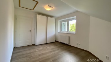 Velmi hezký dům po rekonstrukci se zahradou v prestižní lokalitě.