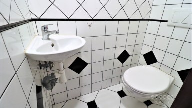 Pronájem pěkného bytu 2+kk 33 m2 + lodžie 3 m2 v centru Neveklova, okres Benešov.