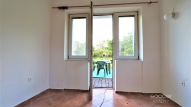 Pronájem pěkného bytu 2+kk+terasa, 67 m2 v centru Neveklova, okres Benešov.